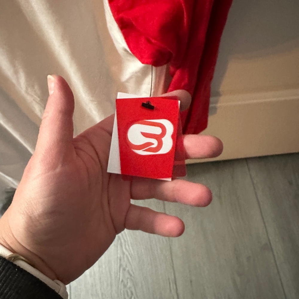 NWT CycleBar Red and White Baseball Tee size Large - Picture 3 of 5